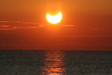 Photo of the solar eclipse of 01/04/2011 by Oscar Martín Mesonero