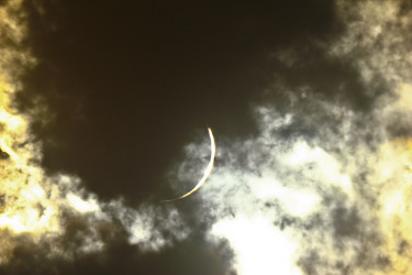 Photo of the solar eclipse of 11/03/2013 by Oscar Martín Mesonero