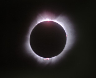 Photo of the solar eclipse of 07/11/1991 by Richard Bareford