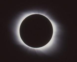 Photo of the solar eclipse of 02/26/1998 by Pierre Arpin