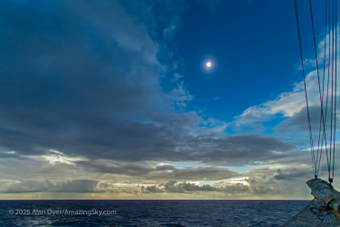 Photo of the solar eclipse of 11/03/2013 by Alan Dyer