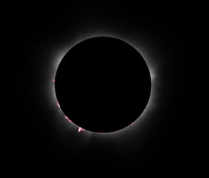 Photo of the solar eclipse of 04/20/2023 by Judy Anderson