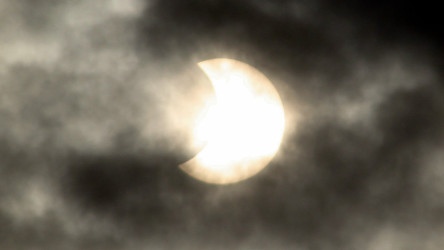 Photo of the solar eclipse of 01/04/2011 by Simone Bolzoni