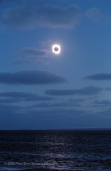 Photo of the solar eclipse of 12/04/2002 by Alan Dyer