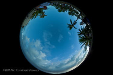 Photo of the solar eclipse of 07/11/2010 by Alan Dyer