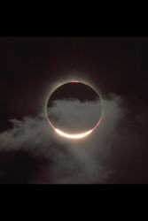 Photo of the solar eclipse of 12/04/2002 by Stephen Barnes