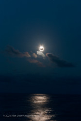Photo of the solar eclipse of 07/22/2009 by Alan Dyer