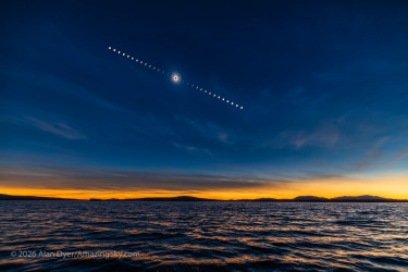 Photo of the solar eclipse of 04/08/2024 by Alan Dyer