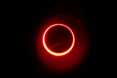 Photo of the solar eclipse of 10/03/2005 by Oscar Martín Mesonero