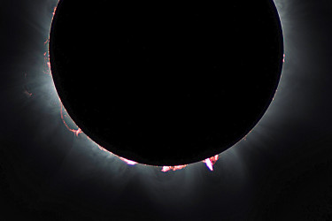Photo of the solar eclipse of 04/20/2023 by Oscar Martín Mesonero