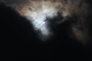 Photo of the solar eclipse of 11/13/2012 by Jorgen te Giffel