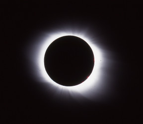 Photo of the solar eclipse of 02/26/1998 by Pierre Arpin